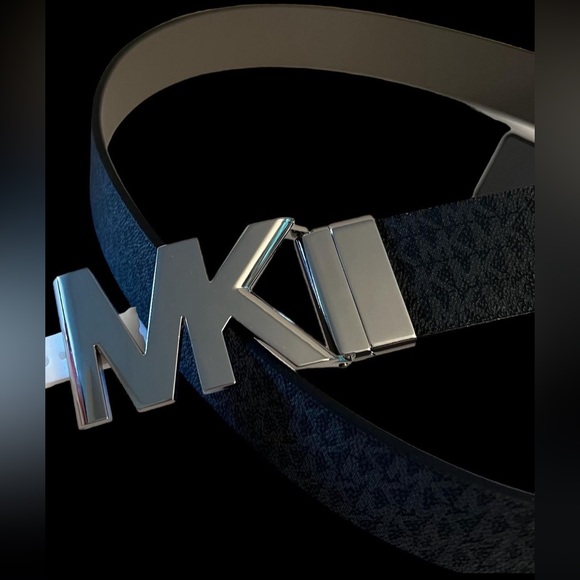 New MICHAEL KORS Twist Reversible Mk Logo Black Grey BELT Size Xtra Large - Picture 16 of 16